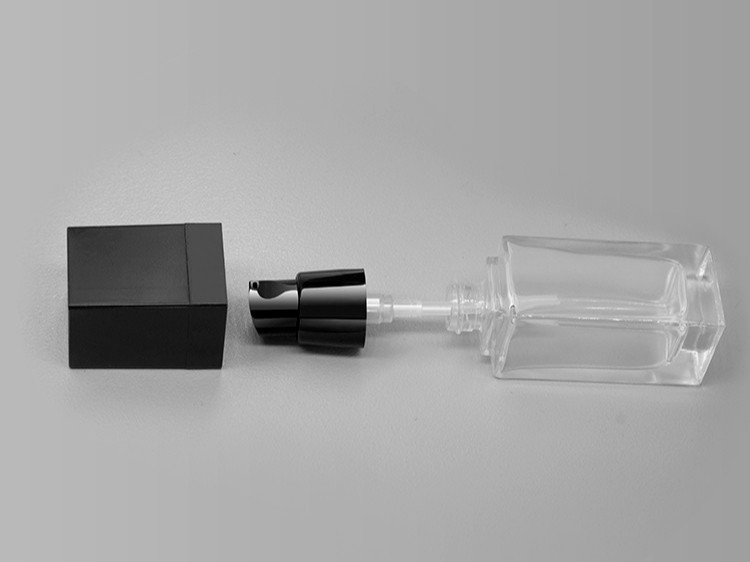 厂家定制香水喷雾瓶 玻璃乳液分装瓶